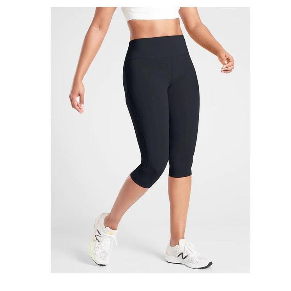 Athleta Ultimate Stash Pocket Crop 3/4 Length Leggings with Hidden Pocket